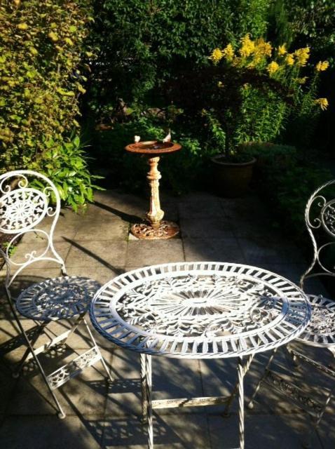 Number 5 Bed & Breakfast Shaftesbury Bagian luar foto