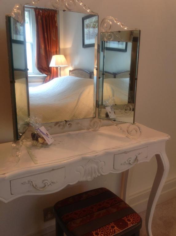 Number 5 Bed & Breakfast Shaftesbury Bagian luar foto